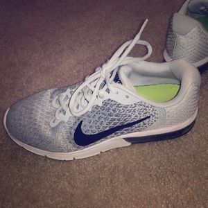 Nike Air Max Sequent 2 Gray